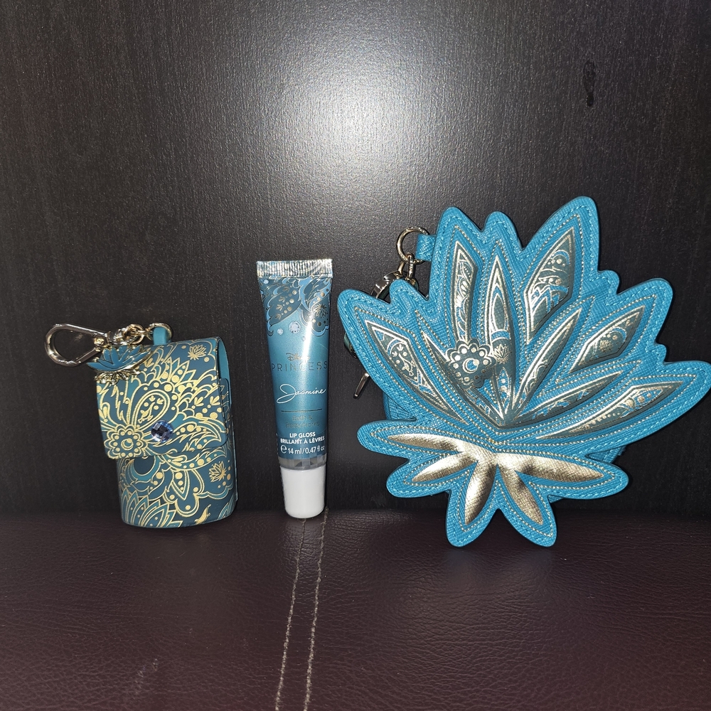 Bath & Body Works Disney Princess Jasmi ne Lip Gloss, Bag Charms